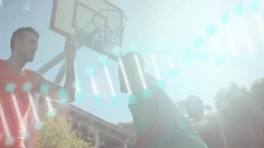 DNA ipliği animasyonu ile zıplayan basketbol oyuncuları dinamik hareketlerle örtüşüyor. atletler, genetik, bilim, takım çalışması, hareket, atletizm