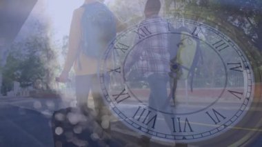 Kişinin siluetini bavulla kaplayan Roma rakamlarıyla saat animasyonu. Zaman, seyahat, yolculuk, iş, hareket, geri sayım