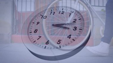 Bisikletle yürüyen ve spor ayakkabı giyen birinin saatli animasyonu. Zaman, hareket, fitness, ayakkabı, yaşam tarzı