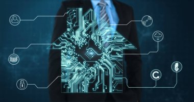 Takım elbiseli iş adamı dijital akıllı ev arayüzü ve teknoloji konseptiyle ayakta duruyor. yenilik, fütüristik, elektronik, bağlantı, otomasyon