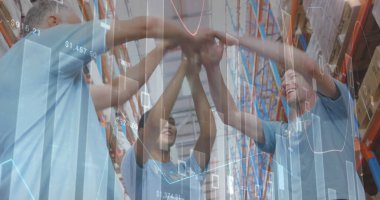 Depoda çalışanların veri işleme görüntüsü. küresel sevkiyat, dağıtım ve bağlantılar konsepti dijital olarak oluşturuldu.