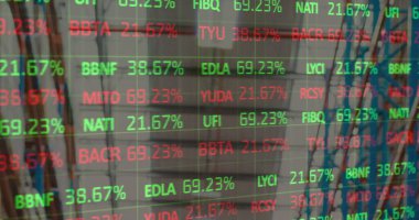 Boş deponun üzerinde veri işleme resmi. küresel sevkiyat, dağıtım ve bağlantılar konsepti dijital olarak oluşturuldu.