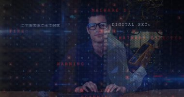 Bilgisayar teknisyeni ve bilgisayar korsanı hakkında siber saldırı uyarısı ile veri işleme görüntüsü. küresel internet güvenliği, siber suç, veri işleme ve teknoloji konsepti dijital olarak oluşturuldu.