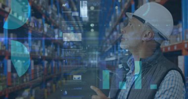 Depoda çalışan adamın istatistik ve mali veri işleme görüntüsü. küresel gönderim ve bağlantılar konsepti dijital olarak oluşturulmuş görüntü.