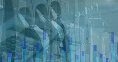 Hesap makinesi ve benzin hortumları üzerinde istatistik ve finansal veri işleme resmi. küresel finansman, iş dünyası, dijital arayüz ve dijital olarak üretilen görüntü konsepti.