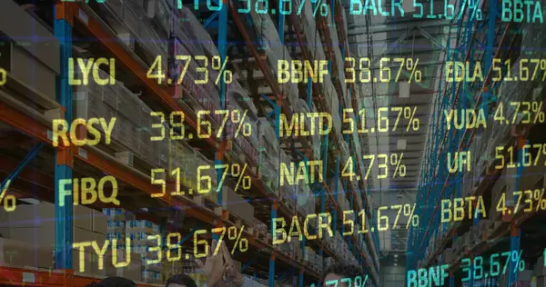 Boş deponun üzerinde veri işleme resmi. küresel sevkiyat, dağıtım ve bağlantılar konsepti dijital olarak oluşturuldu.