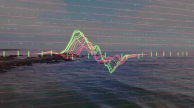Okyanus dalgaları ve kayalık kıyı şeridi üzerinde renkli veri animasyonu. Analizler, veri görselleştirme, teknoloji, yenilik, doğa, kıyı şeridi