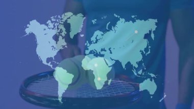 Tenisçi elinde dünya haritası ve bağlantılarıyla raket tutuyor. Spor, atlet, teknoloji, ağ, küresel, dijital