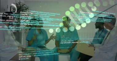 Hastanede, tıbbi uzmanlar dijital animasyon sahnesini tartışıyor. Sağlık, teknoloji, yenilik, işbirliği, takım çalışması, fütürist