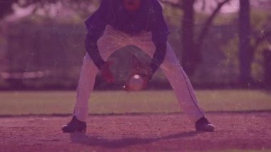 Okulda, beyzbol oyuncusunun dijital ağ kaplamalı animasyonu. Spor, teknoloji, takım çalışması, atlet