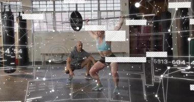 Kadın spor salonunda veri işleme animasyon örtüsüyle ağırlık kaldırıyor. Fitness, egzersiz, egzersiz, teknoloji, dijital, güç