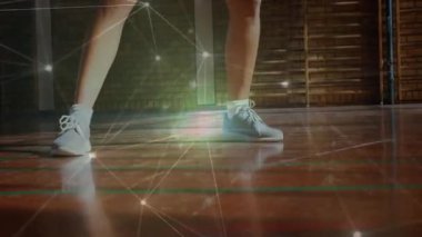 Animasyon ağ bağlantıları ve veri örtüsü olan topçu basketbolcusu. teknoloji, spor, analitik, yenilik, atlet, sanal