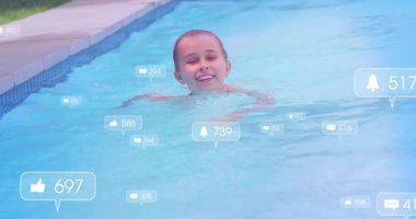 Sosyal medya bildirimleriyle havuzda yüzen çocuk animasyonu örtüyor. dijital, teknoloji, bağlantı