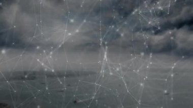 Sisli arazide bağlantılar ve veri işleme animasyonu ağı. Teknoloji, dijital, ağ, fütüristik, bulut, bağlantı
