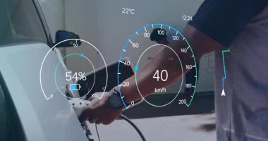 Dijital hız göstergesi ve pil seviyesiyle elektrikli arabayı şarj ediyor. Araç, teknoloji, yenilik, sürdürülebilir, çevre dostu, ulaşım