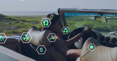 Üstü açık araba kullanan, çevre dostu animasyonu olan manzaralı bir kadın. açık hava, macera, seyahat, doğa, yol gezisi