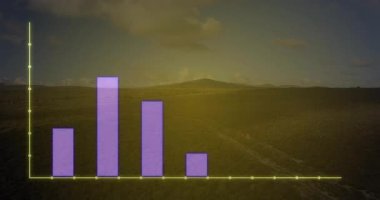 Tepeler ve bulutlu gökyüzü ile manzara üzerinde çubuk grafik animasyonu. Veri görselleştirme, bilgi, finans, analitik, istatistik, büyüme