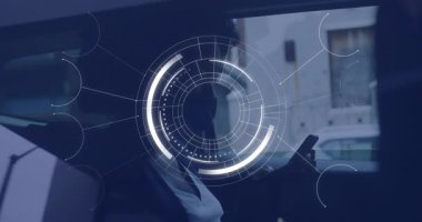 Hareket halindeki araçta akıllı telefon kullanan kişinin dijital arayüz animasyonu. Teknoloji, mobil, bağlantı, yenilik, iletişim
