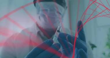 Yüz maskesi takan erkek doktorun üzerinde dönen DNA yapısı hava kabarcıklarını yok etmek için şırıngaya dokunuyor. Tıp bilimi ve covid 19 salgın konsepti