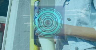 6G metin, tarama ve trafik ışığı düğmesine basan kadının veri işleme görüntüsü. küresel ağ, teknoloji ve dijital arayüz kavramı dijital olarak oluşturulmuş görüntü.