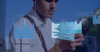Akıllı telefondaki bar çizelgesi verilerini analiz ediyorum. Şehir dışındaki profesyonel iş yerleri. teknoloji, kentsel, analiz, mobil, şehir manzarası