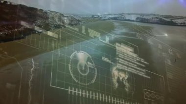 Karlı dağ manzarasını kaplayan verilerle dijital arayüzün animasyonu. Teknoloji, fütürist, yenilik, kış, sanal