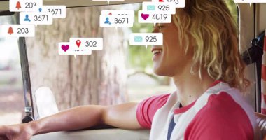 Arabada, çocuk sosyal medya bildirimlerinin canlandırılmasıyla rahatlıyor. teknoloji, dijital, rahatlama, bağlantı, etkileşim, eğlence