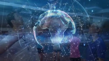 Kentsel alandaki ağ bağlantılarıyla parlayan dijital kürenin animasyonu. Teknoloji, bağlantı, fütüristik, sanal, veri, siber uzay