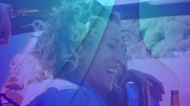 Arkadaşların dışarıda renkli animasyonlarla içki içmesi, birlikte vakit geçirmeleri. Sosyalleşme, kutlama, birliktelik, eğlence, coşku, açık hava buluşması.