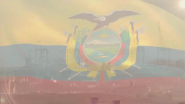 Arka planda vinçlerle kaplanmış Ekvador bayrağının animasyonu. Uluslararası ticaret, ihracat, ithalat