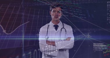 Beyaz erkek doktorun portresi mavi arka planda borsa veri işlemesine karşı. küresel finans ve tıbbi araştırma teknolojisi kavramı