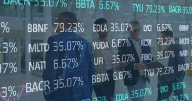 İş adamları üzerinden finansal veri işleme görüntüsü. küresel iş, finans ve veri işleme kavramı dijital olarak oluşturulmuş görüntü.