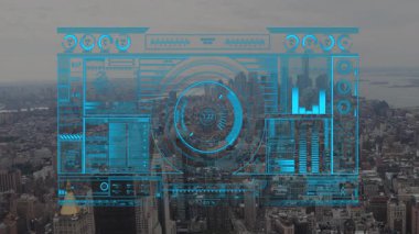 Şehir manzarasında gelecekteki dijital arayüzü kaplayan animasyon, okulda verileri gösteriyor. Teknoloji, yenilik, eğitim, dijital dönüşüm, akıllı şehir