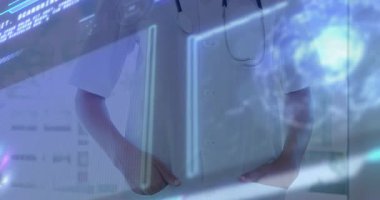 Dijital tıbbi verileri analiz ediyorum, doktor steteskopla hastanede grafikleri inceliyor. Sağlık, teknoloji, veri analizi, teşhis, profesyonel, araştırma