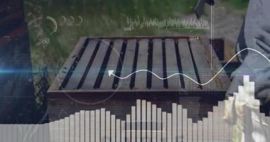 Çubuk grafiği ve dalga şeklini dışarıdaki tahta kutunun üzerinde doğal ışık altında canlandırıyorum. Veri, analiz, görselleştirme, teknoloji, açık hava, güneş ışığı