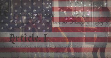 Parti verenlerin üzerinde Amerikan bayrağı resmi. Vatanseverlik, bağımsızlık ve kutlama konsepti dijital olarak oluşturulmuş imaj.