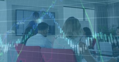 Resim konferansında iş arkadaşlarıyla grafik ve veri arayüzü. iletişim teknolojisi dijital arayüz kavramı, dijital olarak oluşturulmuş görüntü.