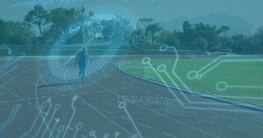 Yarış pistinde paten kullanan engelli bir erkek sporcunun veri işleme görüntüsü. global spor, engellilik ve teknoloji konsepti dijital olarak oluşturulmuş imaj.