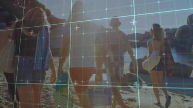 İnsanlar kumsalda kumsal teçhizatı taşıyorlar ve şebeke animasyonları üst üste geliyor. Tatil, deniz kenarı, seyahat, rahatlama, boş zaman, ulaşım.
