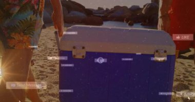 Plajda, sosyal medya tebligatlarıyla serinletici taşıyan insanlar animasyonu örtüyor. Tatil, yaz, tatil, seyahat, rahatlama, teknoloji