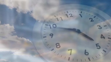 Bulutların canlandırıldığı saat, gökyüzündeki zamanı ve doğayı sembolize ediyor. sembolizm, çevre, uyum, sükunet