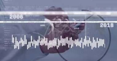 Grafikler ve sayılarla soyut arkaplanda veri canlandırma animasyonu. Analiz, istatistik, bilgi grafikleri, finans, teknoloji, yenilik