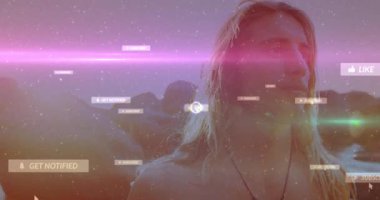 Akıllı telefon kullanarak dışarıdaki insanları kapsayan sosyal medya bildirimlerinin animasyonu. communication, digital, mobile, technology, information, connectivity