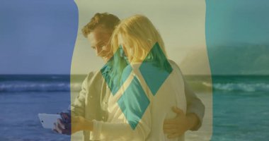 Sahilde, renkli geometrik şekilli selfie çeken çift animasyon örtüsü. Tatil, yaz, seyahat, teknoloji, dijital, eğlence