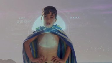 Okulda, çocuk pelerin takıyor, gözlüğü animasyon holografik kaplamayla ayarlıyor. Eğitim, süper kahraman, kostüm, hayal gücü, çocukluk, yaratıcılık