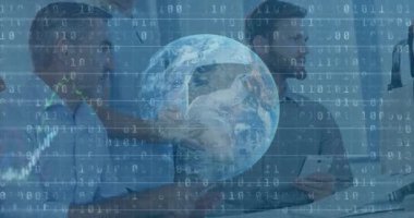 Dünya ve finansal veri işleme animasyonu toplantıdaki çeşitli iş adamları üzerinde yapılıyor. Maliye, veri analizi, takım çalışması, çeşitlilik, işbirliği, küresel