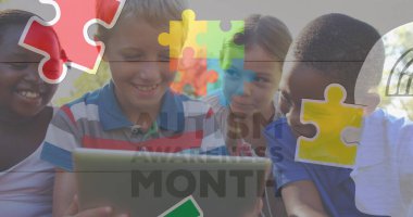 Tablet kullanan çocuklar üzerine renkli yapboz parçaları ve otizm metinleri. otizm, öğrenme güçlüğü, destek ve farkındalık kavramı dijital olarak oluşturulmuş görüntü.