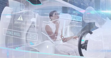 Kendi kendine giden arabadaki bir kadının veri işleme görüntüsü. küresel teknoloji, veri işleme ve dijital arayüz kavramı dijital olarak oluşturulmuş görüntü.