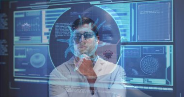 Erkek doktor üzerinde dijital arayüz görüntüsü. küresel tıp, sağlık ve teknoloji covid 19 salgın konsepti boyunca dijital olarak üretilen görüntü.