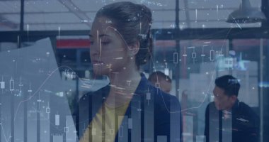 İş kadınının istatistik ve veri işleme görüntüsü. küresel bağlantılar, iş ve finans kavramı dijital olarak oluşturulmuş görüntü.